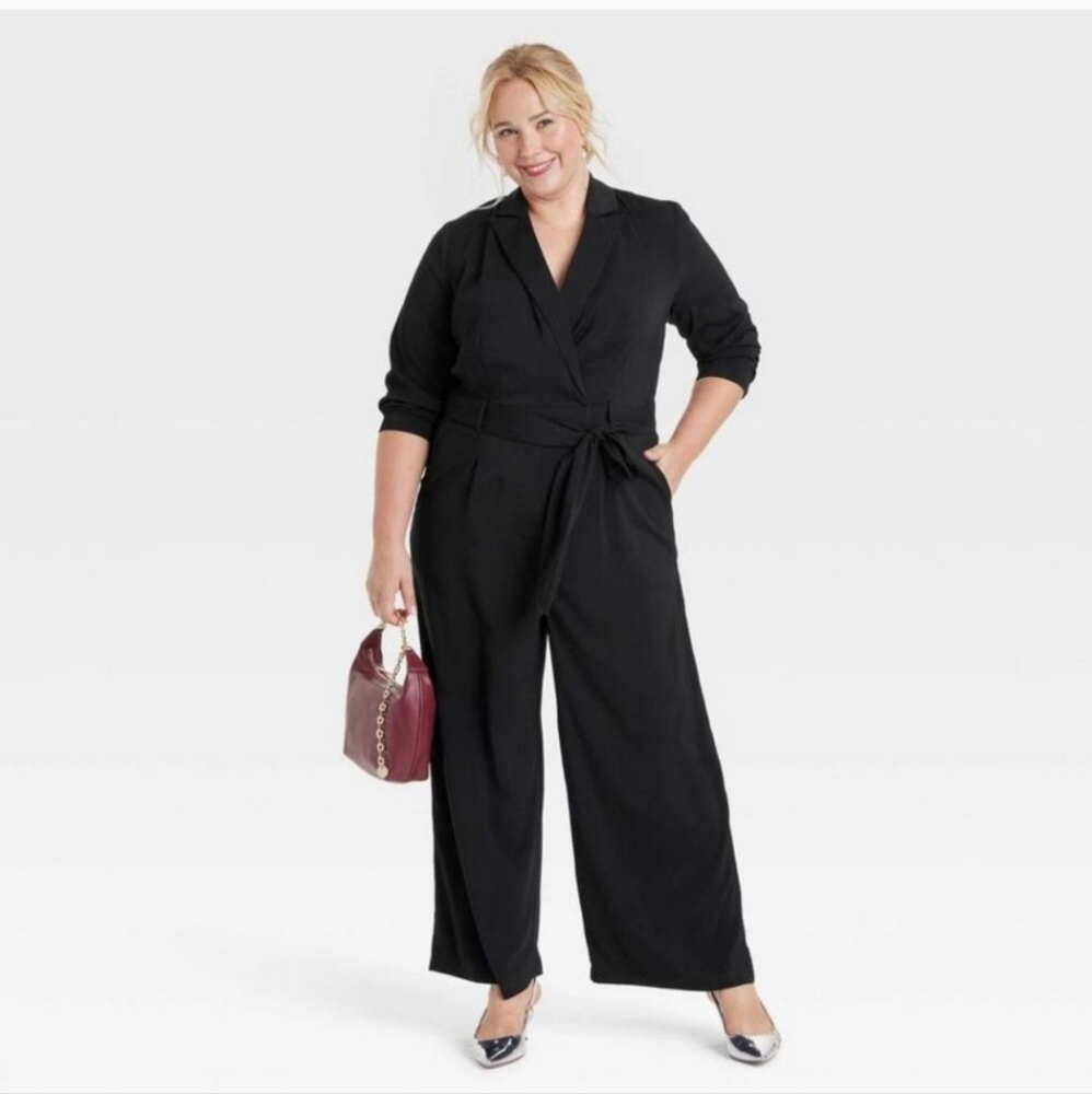 Elegant Black Women's Jumpsuit - Picture 2 of 5